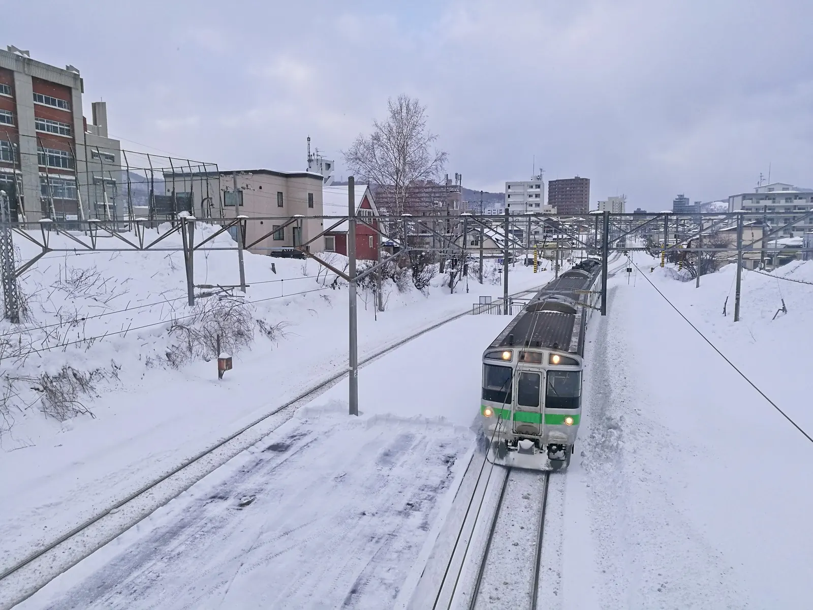 Red Star and Blue Star: Hokkaido's New Trains for 2027