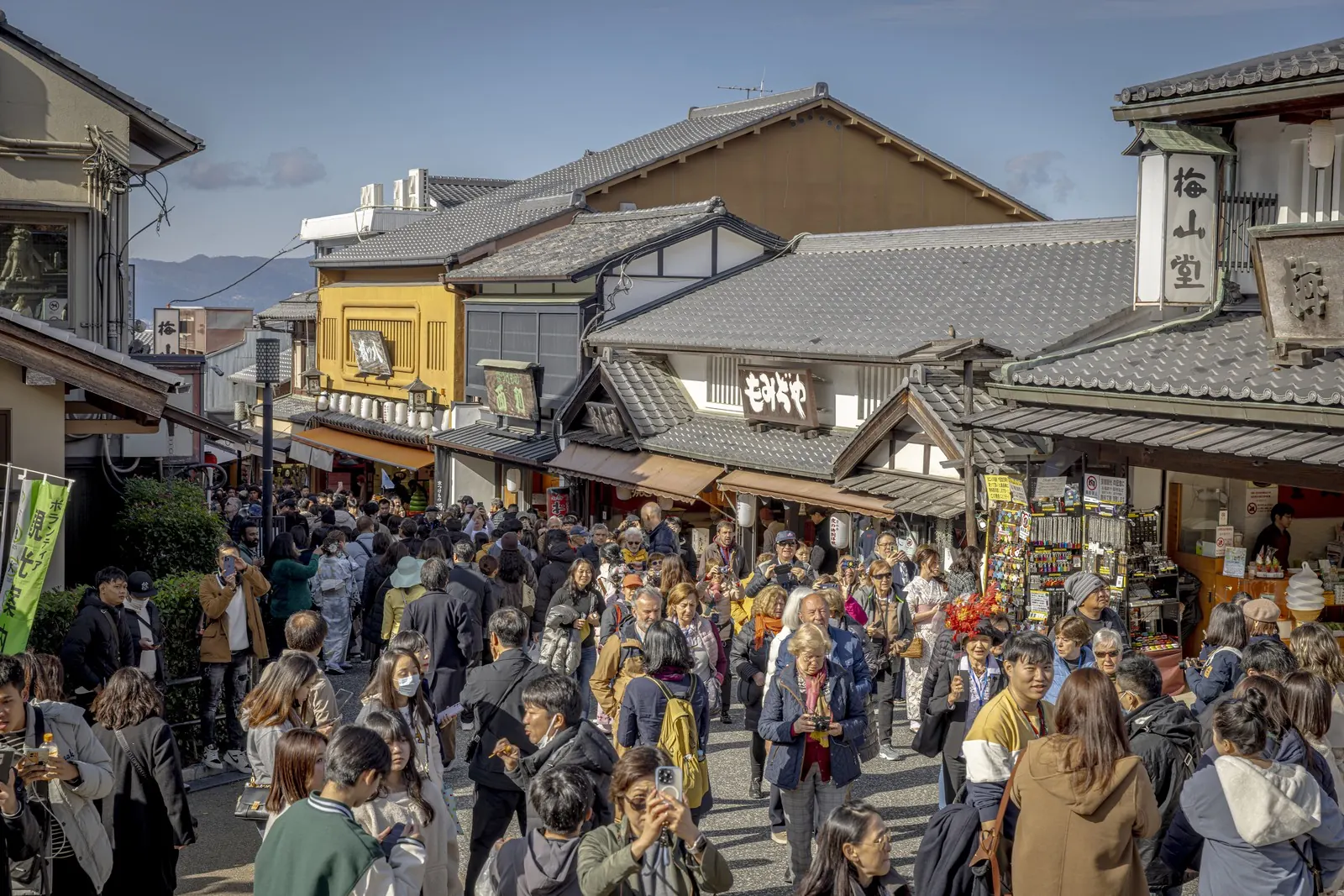 Crowds on the lane below Kiyomizu-dera in Kyoto: the temple districts are where the bus routes are most crowded.