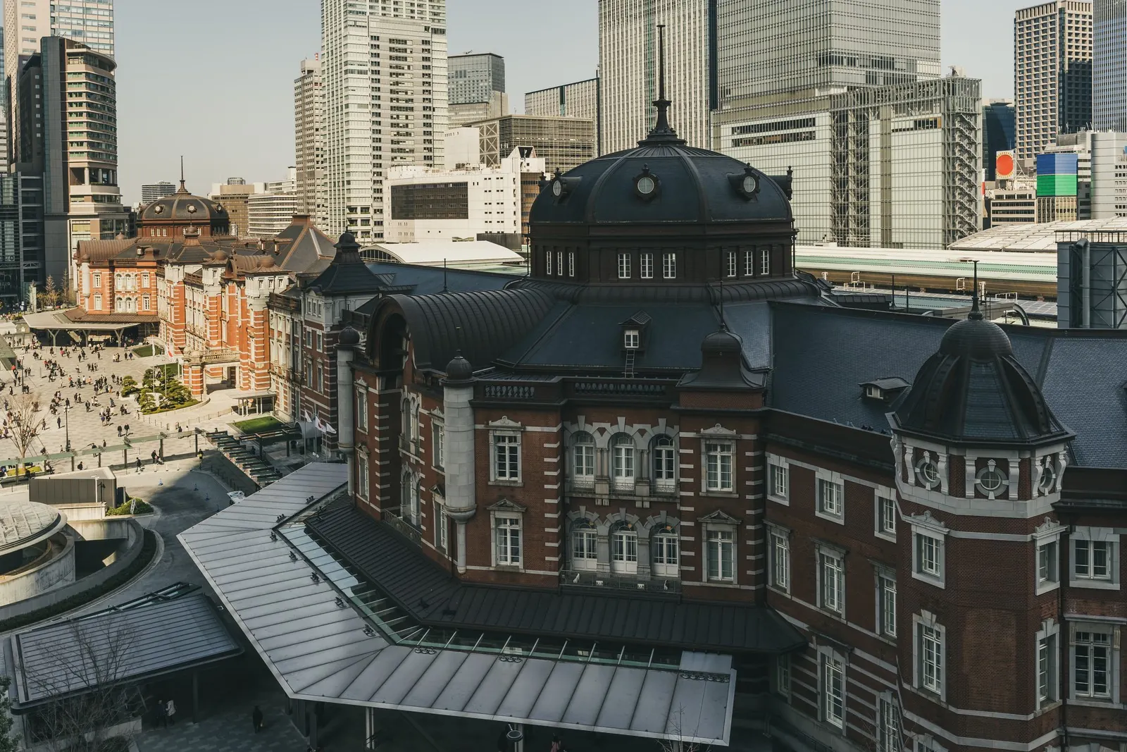 Tokyo Station's red-brick Marunouchi building: the bus starts and ends nearby.