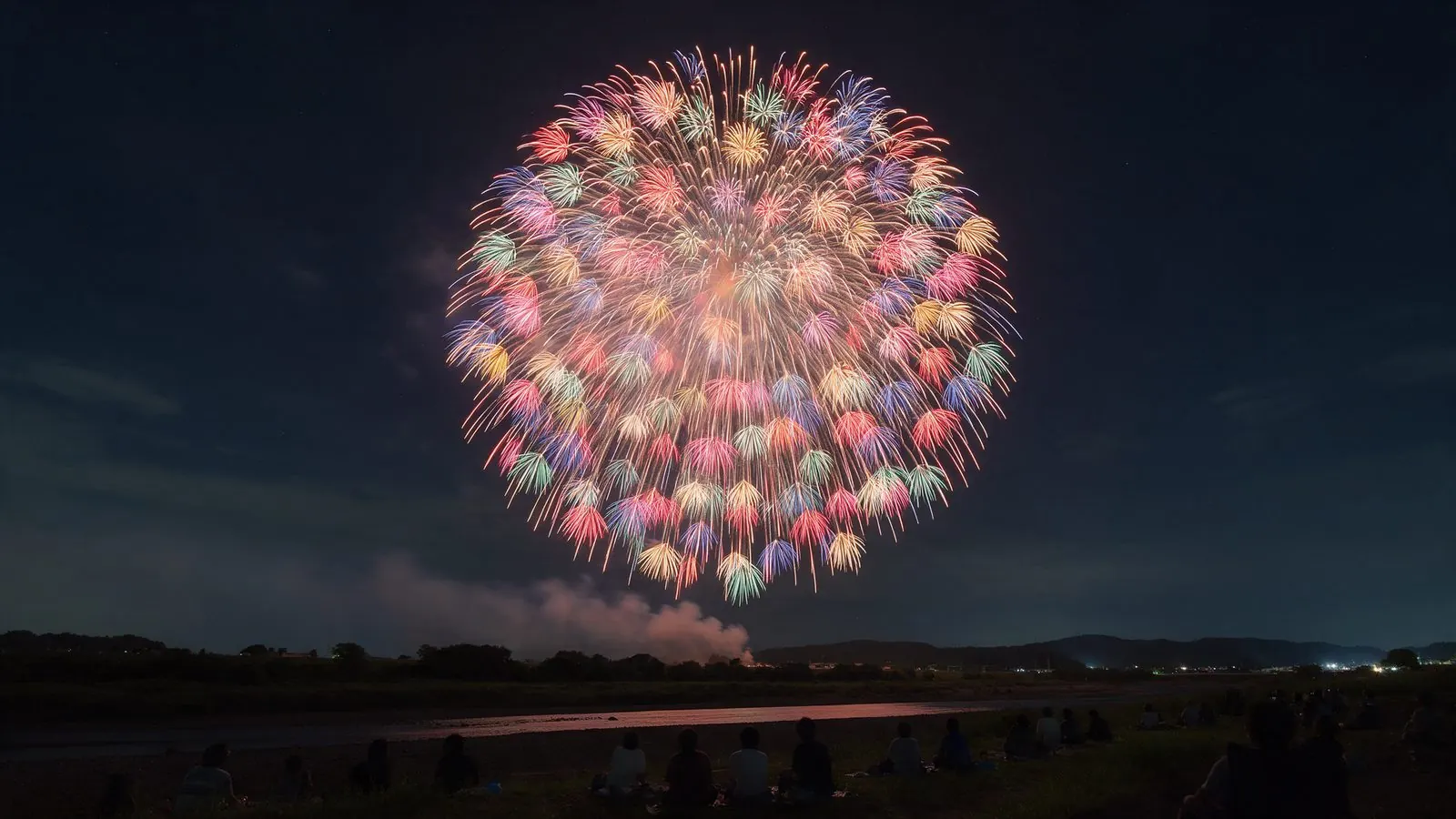 秋田县大仙市的大曲全国烟花竞技大会